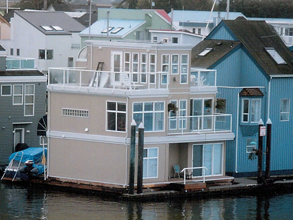 Floating House Rooftop Decks